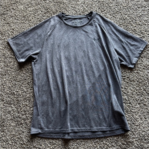 Under Armour Dark Gray Short Sleeve Tee - Picture 1 of 3